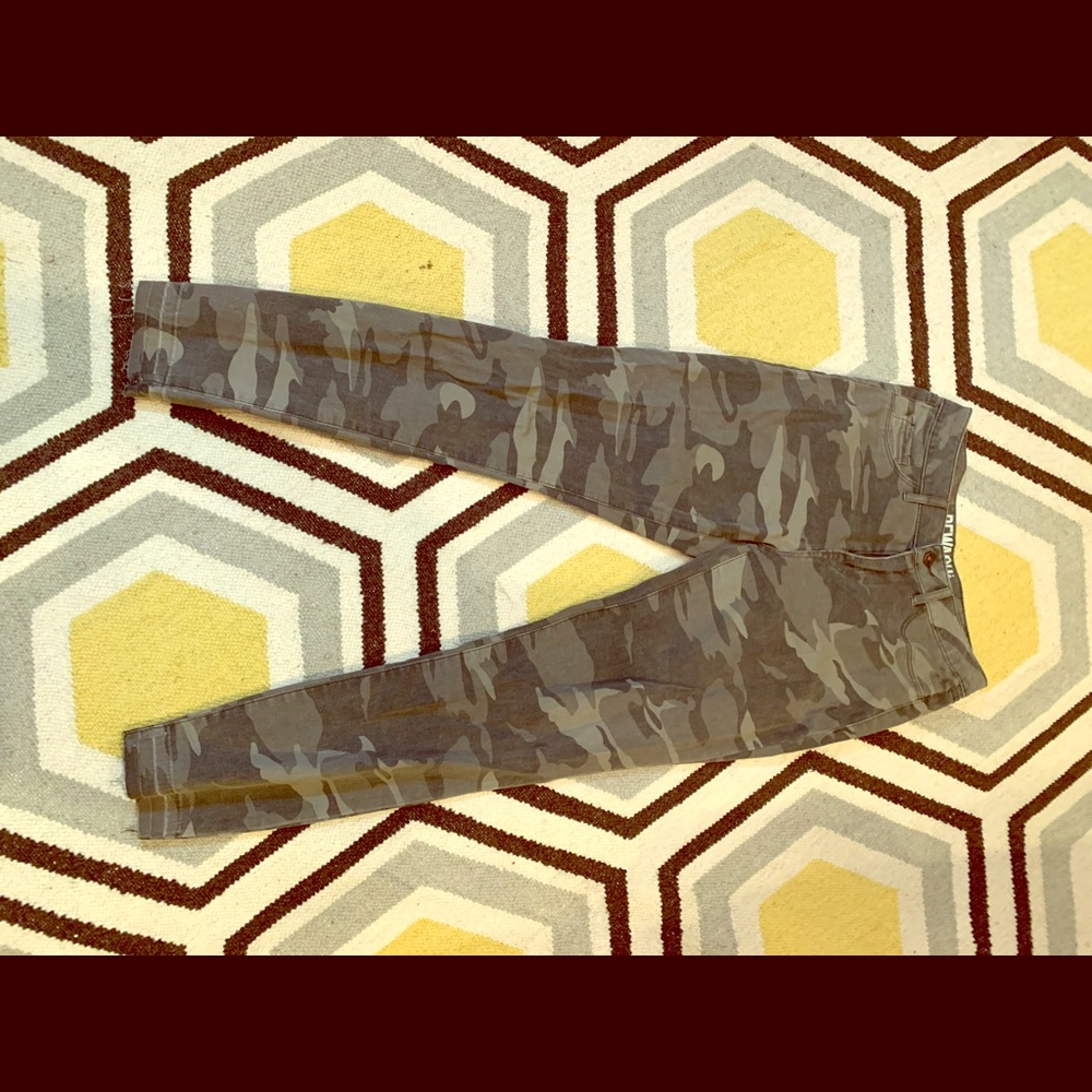 Cute skinny camo jeans